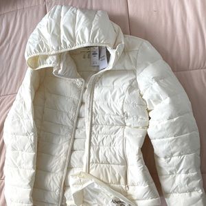 Abercrombie medium beige